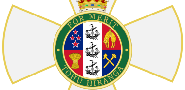 New Zealand Order of Merit badge WP.svg